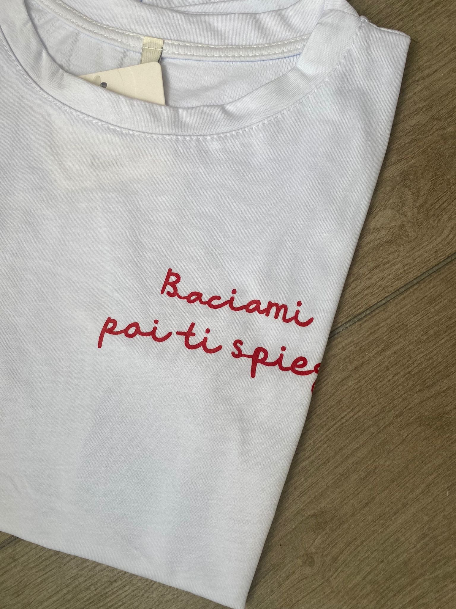 T-Shirt Baciami poi ti spiego – Sis and Sis - Main Image